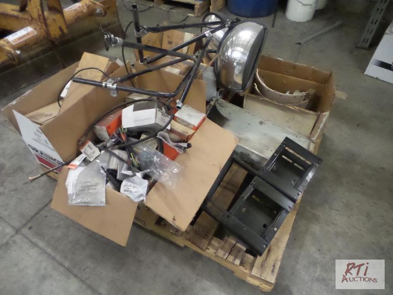 lot 53 image: Pallet of BusTruck parts, including but not ...