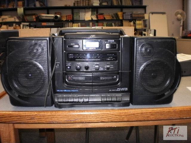 lot 69 image: JVC HRXVC19 DVD video player, Eiki 3850A proj...