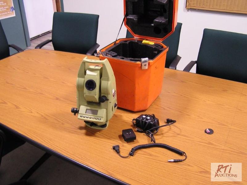 lot 84 image: Leica TC 300 3 second Theodolite with case, b...