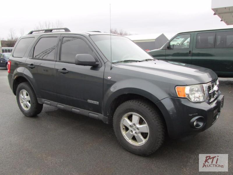 lot 1 image: 2008 Ford Escape XLT, VIN# 1FMCU03148KE59243,...