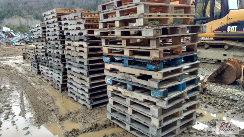 lot 54 image: Choice of 10 Pallets.&nbspAll items sell as ...