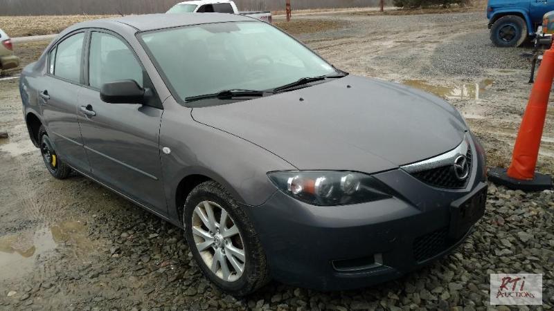 lot 8 image: 2007 Mazda 3. FWD. 4 cylinder gas. 5 speed st...