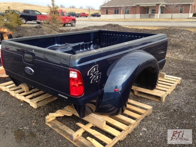 lot 105 image: 2014 F350 Dually pickup truck bed with bumper...