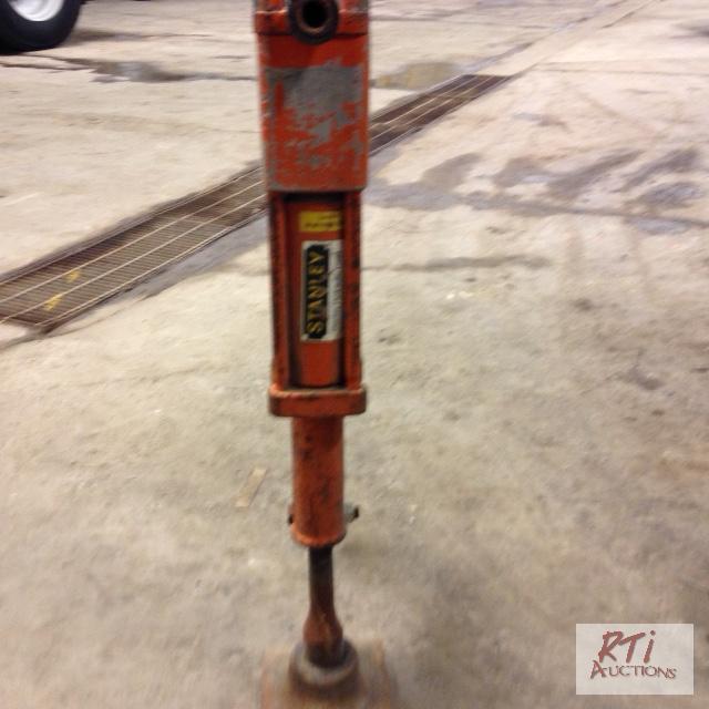 lot 109 image: Stanley hydraulic jackhammer, for additional ...