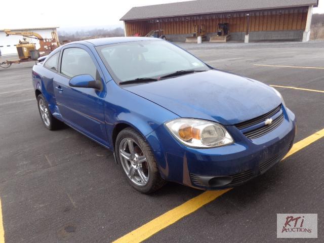 lot 12 image: 2005 Chevy Cobalt, VIN 1G1AL12F457672492, 2d...