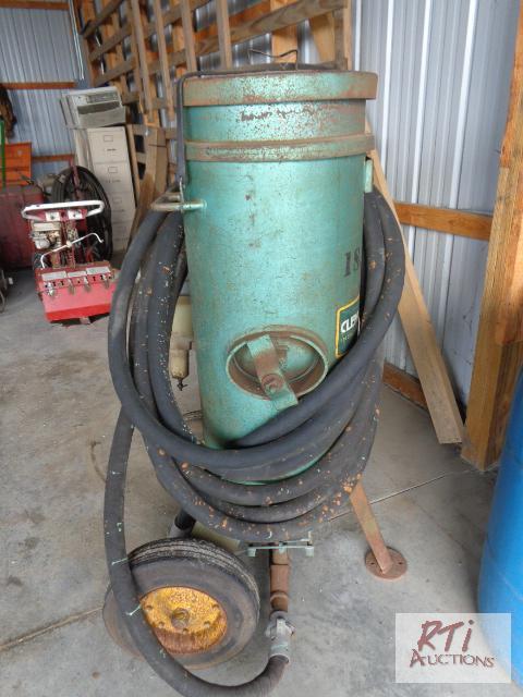 lot 123 image: CLEMCO sand blaster. &quotAs - is&quot, Bid...