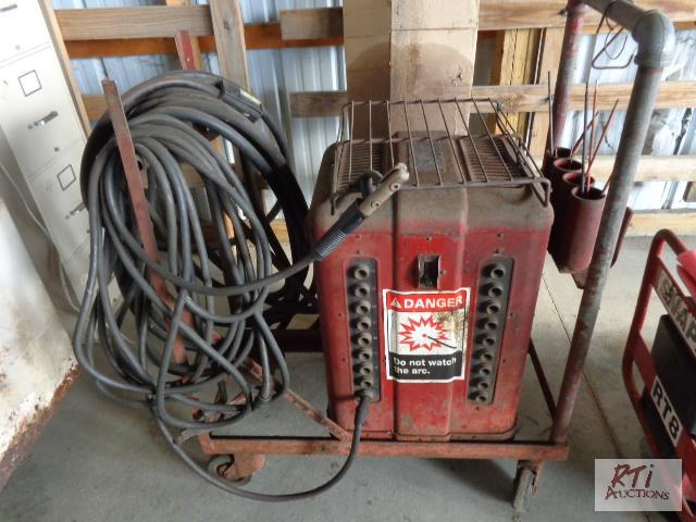 lot 124 image: MARQUETE Welder w&nbspleeds, roll-around st...