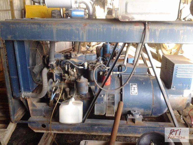 lot 130 image: 25,000 watt diesel gen set, engine runs excel...