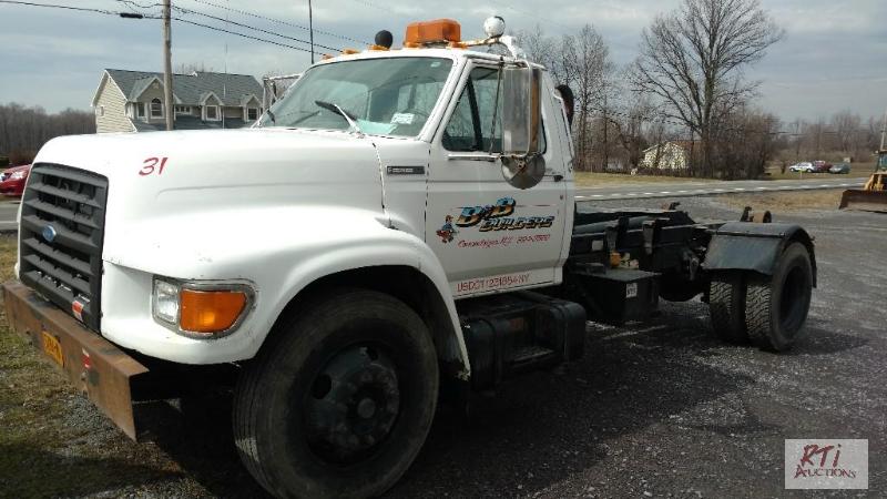 lot 26 image: 1997 Ford F Series SA Hook Truck. VIN1FDNF80...