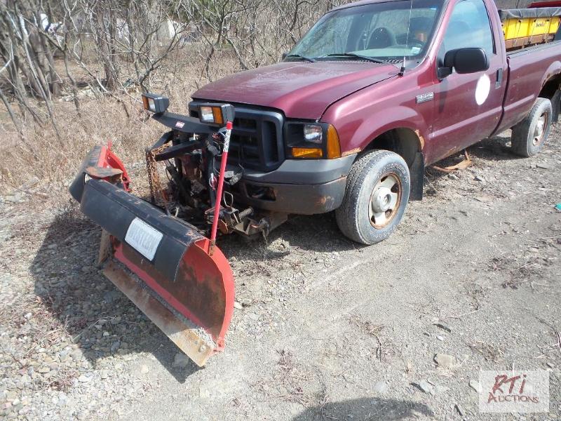 lot 3 image: 2006 FORD F-250 4WD Pickup truck, VIN 1FTNF2...