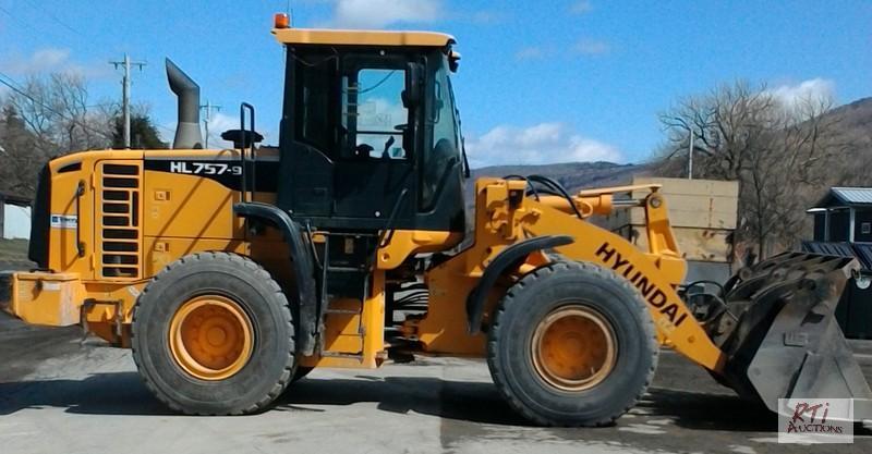 lot 45 image: 2013 HYUNDIA HL757-9 Wheel Loader, SN0000709...