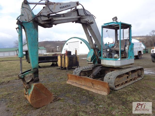 lot 58 image: KOMATSU PC75UU Mini Excavator, SN 8695, Cab,...