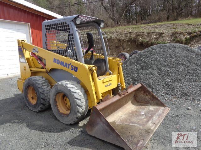 lot 59 image: KOMATSU SK815 Skid Steer loader, SN 37BF0009...