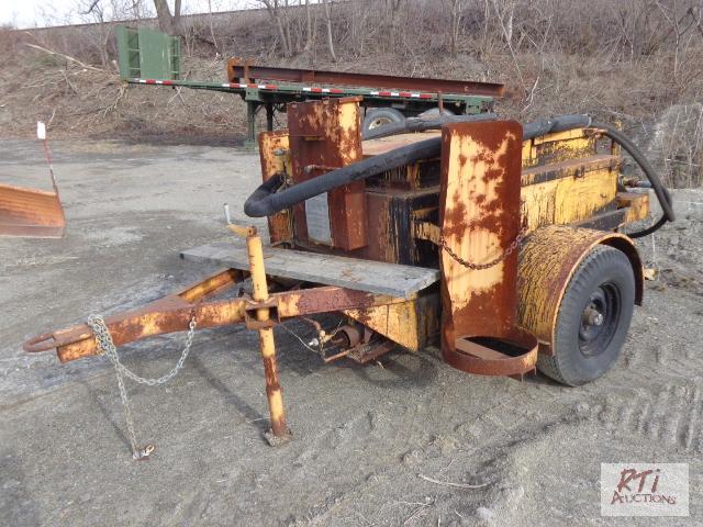 lot 66 image: Tar buggy (yellow). Has not been used in year...