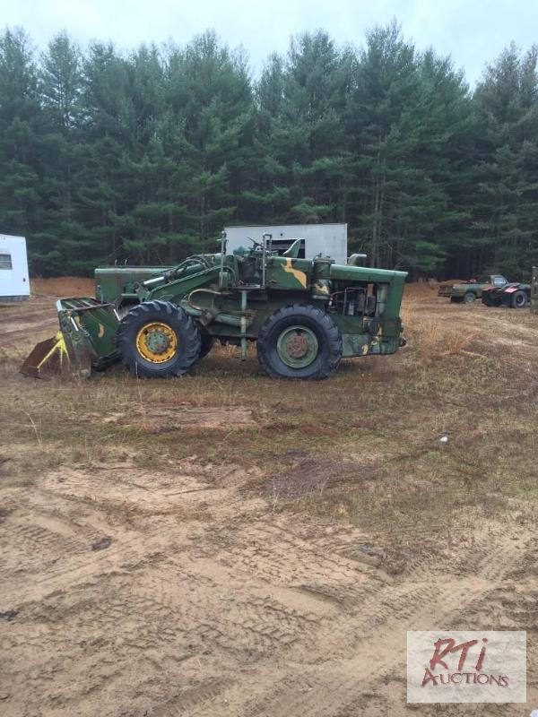 lot 69 image: Hough 90DM pay loader 1960s, L-2 Tires, Mult...