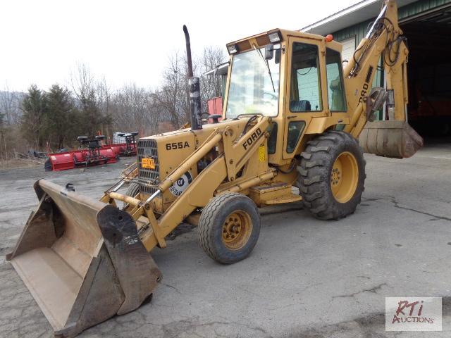 lot 71A image: FORD 655A 2WD Tractorloaderbackhoe. Diesel,...