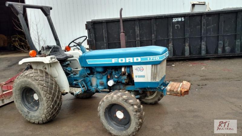 lot 78 image: 1987 Ford 1710. 3cylinder diesel. 4 speed tra...