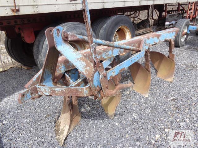 lot 88 image: FORD 10-531 4-Bottom mounted plow. Sold &quot...