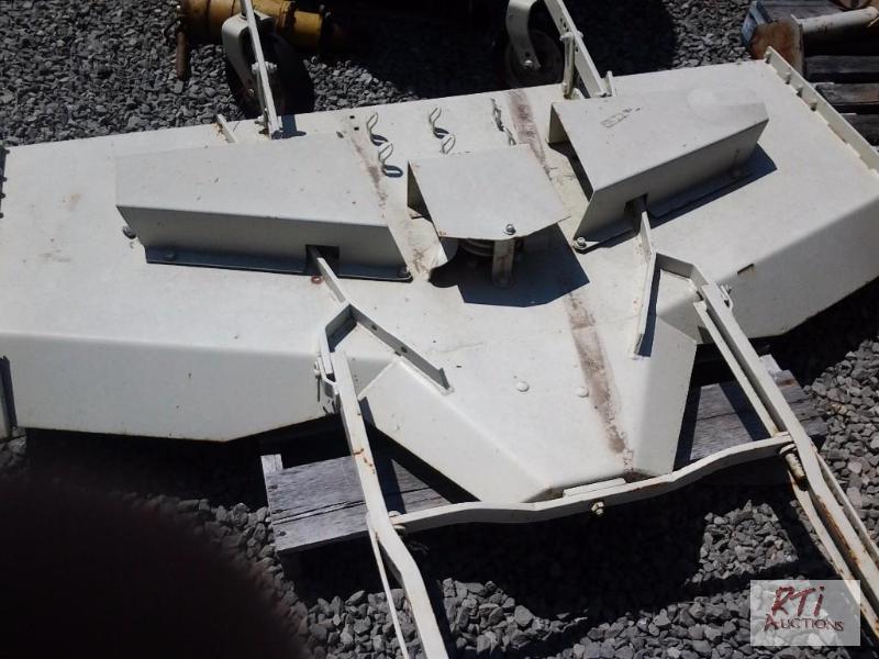 lot 89 image: Woods belly mower deck for Farmall tractors, ...