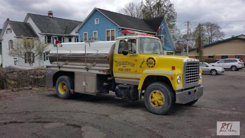 lot 24 image: 1978 Ford SA Tanker Truck VIN K902VCE6364,...