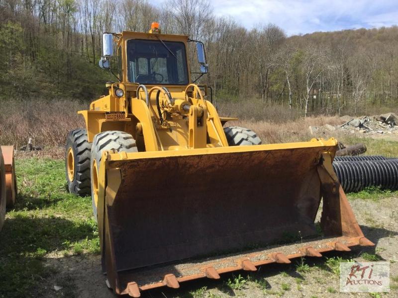 lot 34 image: Dresser 540 Wheel Loader, Cab, Heat, Multipur...