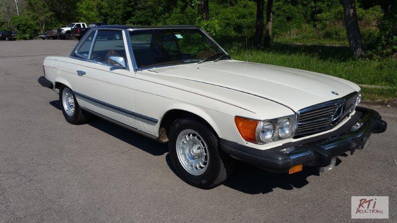 lot 4 image: 1974 Mercedes Benz 450 SL Coupe Roadster, VIN...