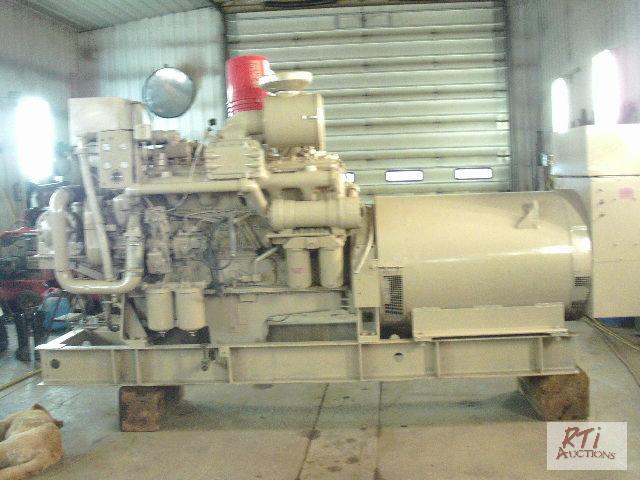 lot 43 image: 300 Kw Generator, Model 630FDF4146AA-R292, V1...