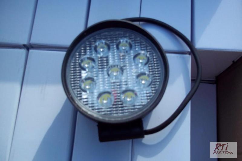 lot 61 image: (20) DP01-3W-27W LED spotlights, new. One box...