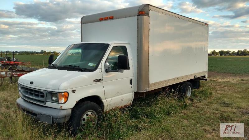 lot 19 image: 2000 Ford E450. VIN 1FDXE45F7YHA74996.&nbsp...