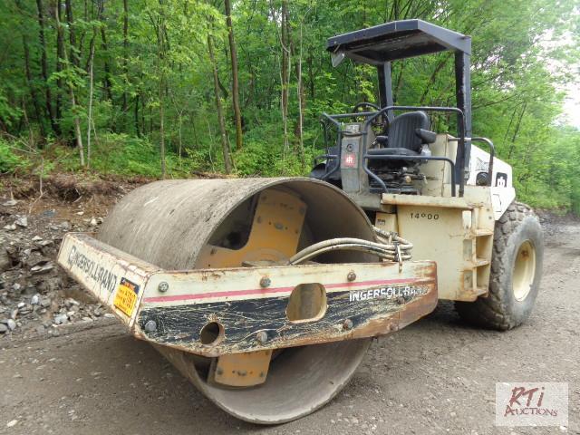 lot 26 image: 1994 IR SD-100 Single Drum Vibratory Roller, ...