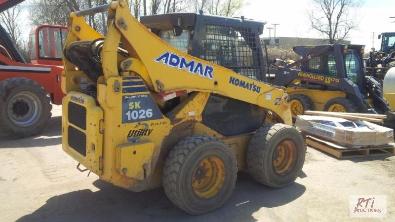 lot 28 image: 2007 Komatsu SK1026-5N Skid Steer with 1359 h...