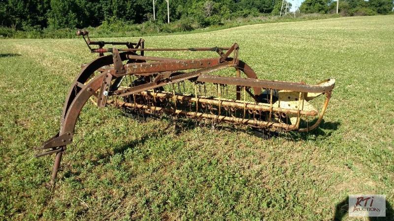 lot 47 image: New Holland Model 56 hay rake. Unit is locate...