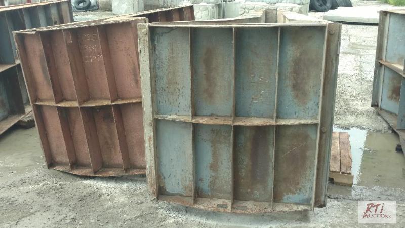 lot 51 image: (5) LMI T-Wall forms. 42&quot base x 48&quot...
