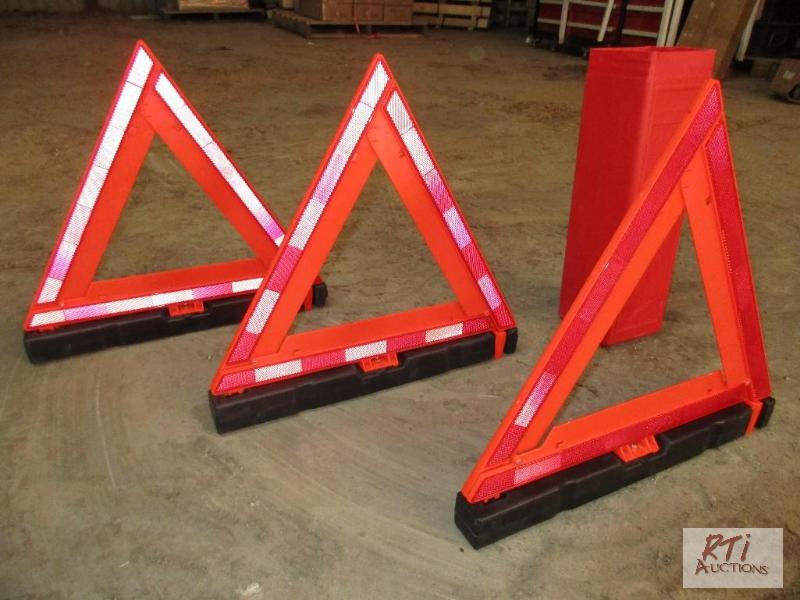 lot 79 image: Box of (4) safety triangle kits, new. Located...