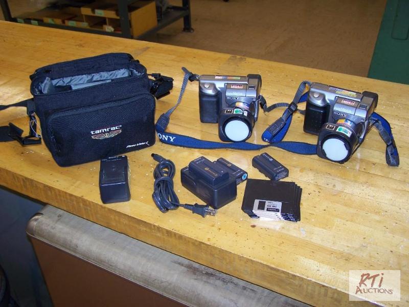 lot 87 image: (2) Sony Mavica MVC FD91 camera with floppy d...