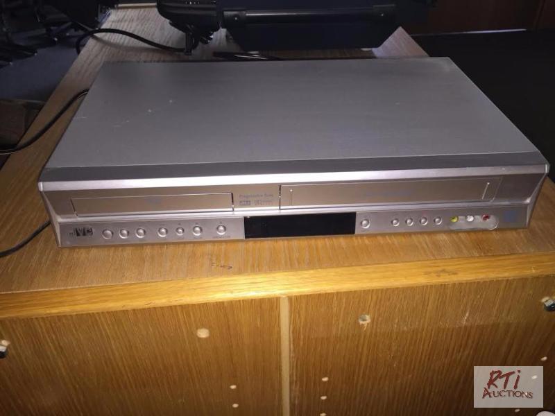 lot 91 image: JVC HRXVC19 DVDVHS player, working condition...
