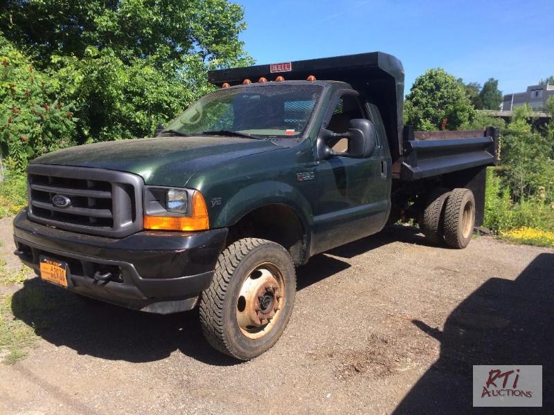 lot 26 image: 2000 FORD F-550 4WD Reg Cab Dump truck, VIN ...