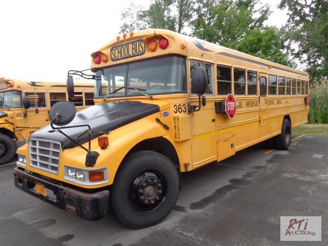 lot 34 image: 2007 Blue-BirdVision Mo. BBCV School bus, (u...