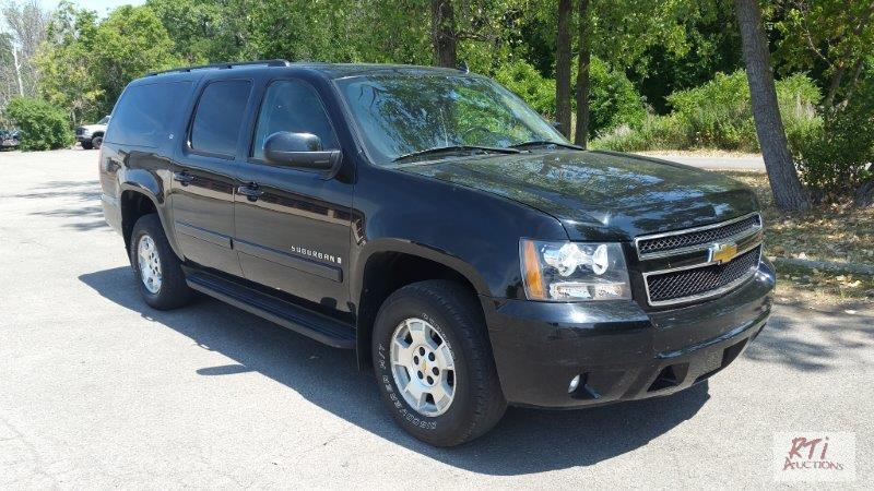 lot 4 image: 2007 Chevrolet Suburban LT, VIN 3GNFK16367G2...