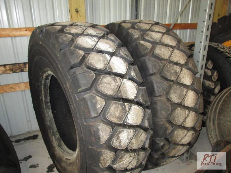 lot 50 image: (5) 17.5-25 tires including (2) 24 ply, (1) ...