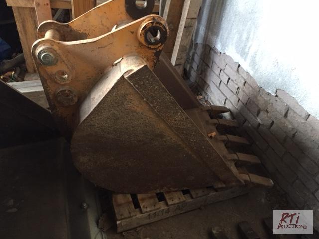 lot 70 image: Case 24 backhoe bucket. All equipment sells A...