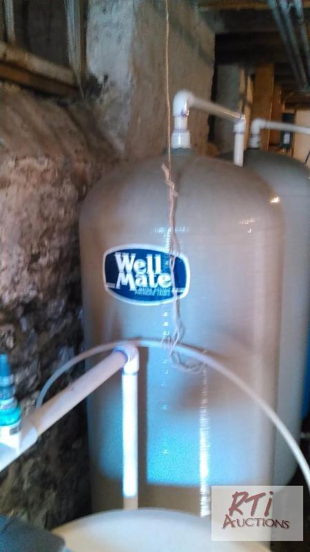 lot 74 image: Water purificationfiltration system. (2) Cha...