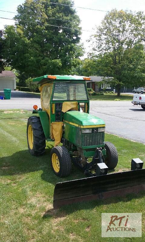 lot 24 image: 1991 John Deere 870 4WD Diesel Tractor with s...