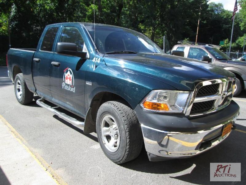 lot 3 image: 2011 Dodge Ram 1500ST Quad Cab 4x4 pickup, VI...