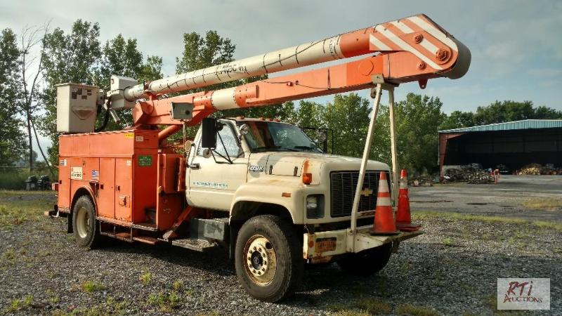 lot 36 image: 1995 GMC Kodiak Bucket Truck. VIN 1GBM7H1J0S...