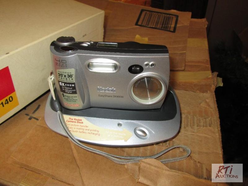 lot 78 image: Key box, Kodak Carousel Slide Projector w2 C...