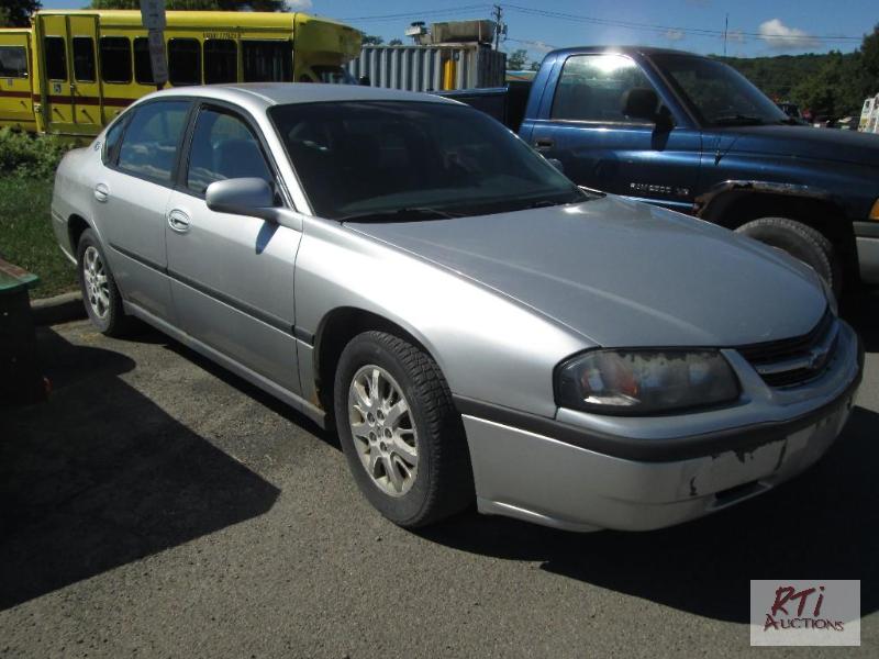 lot 17 image: 2001 Chevrolet Impala 4DSD, VIN# 2G1WF55K6191...