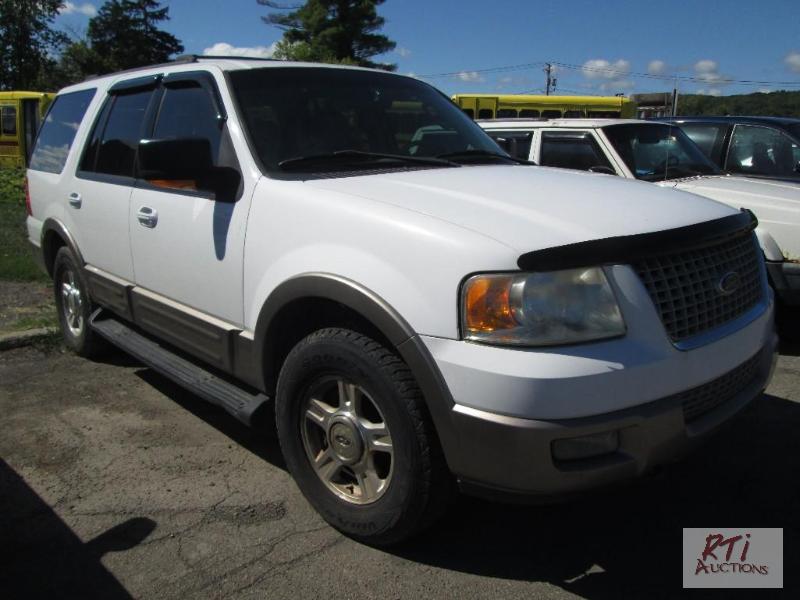 lot 19 image: 2003 Ford Expedition 4WD, VIN# 1FMPU18L93LA07...