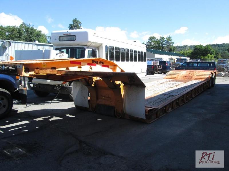 lot 22 image: 2002 Trail King 35T Low Boy Trailer, VIN# 1TK...