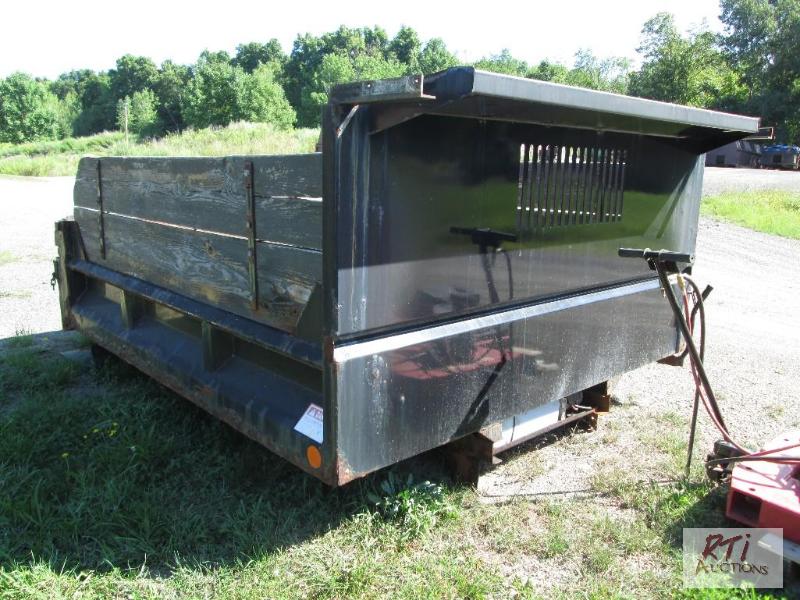 lot 27 image: Ford F350 dump box. All equipment sells AS IS...
